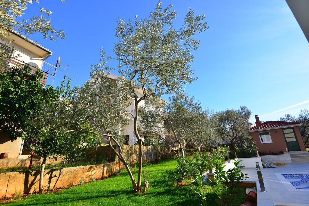 Apartments Villa Coratina Trogir Buitenkant foto