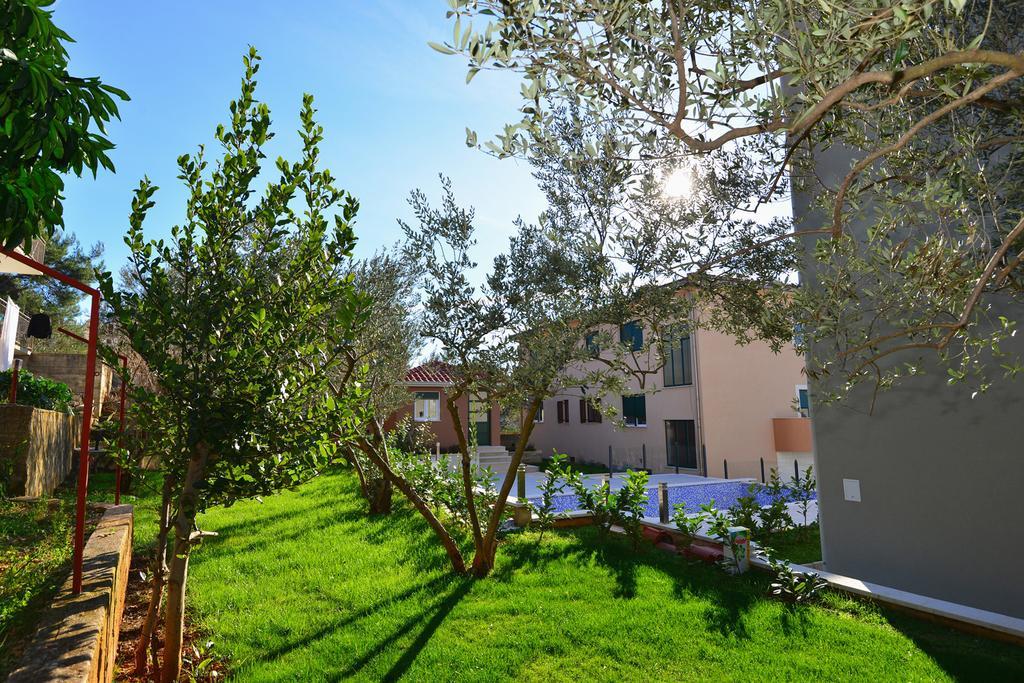 Apartments Villa Coratina Trogir Buitenkant foto