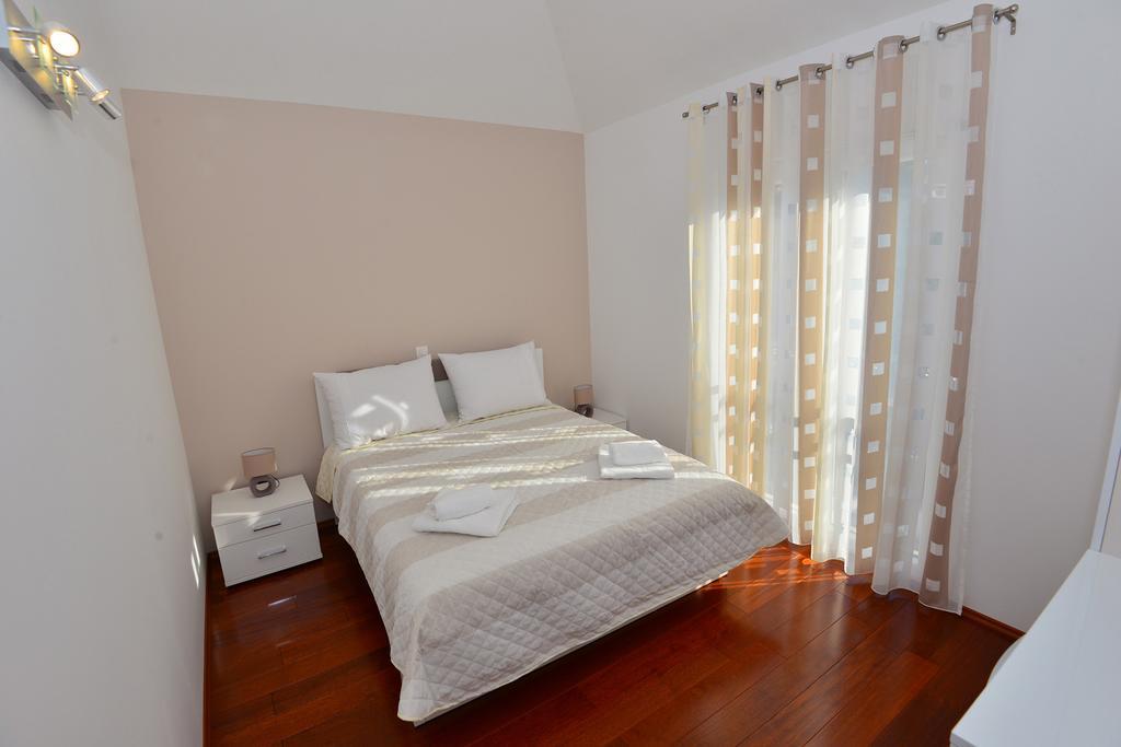 Apartments Villa Coratina Trogir Buitenkant foto