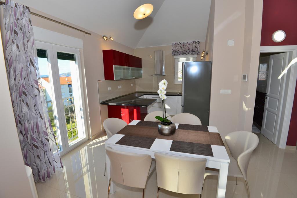 Apartments Villa Coratina Trogir Buitenkant foto