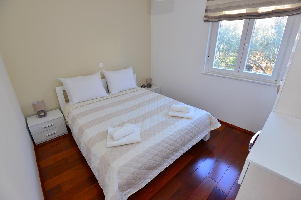 Apartments Villa Coratina Trogir Buitenkant foto