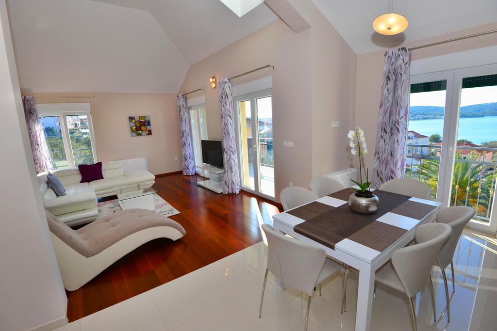 Apartments Villa Coratina Trogir Buitenkant foto