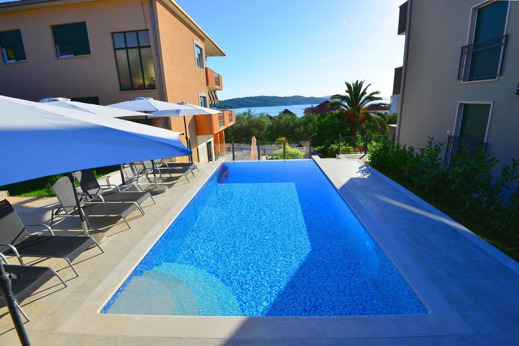 Apartments Villa Coratina Trogir Buitenkant foto