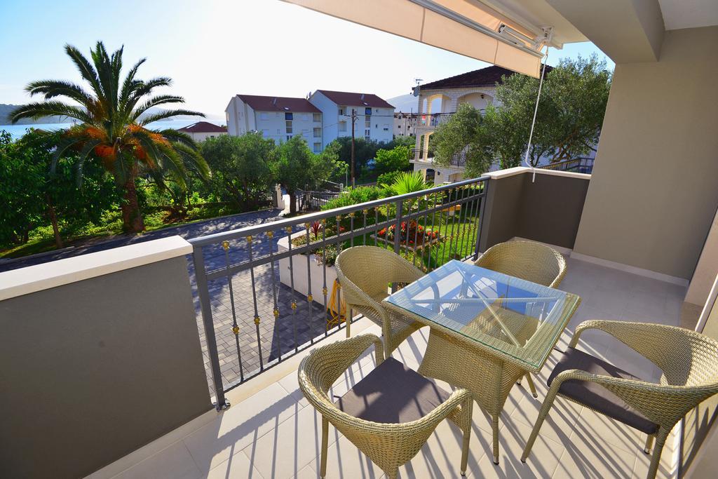 Apartments Villa Coratina Trogir Buitenkant foto
